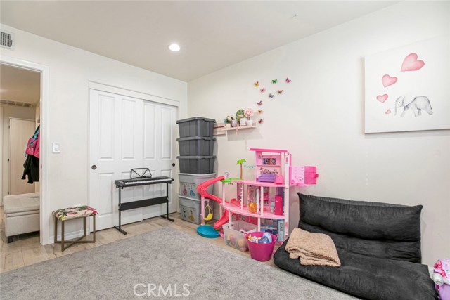 10894 Olinda Street, Sun Valley CA: https://media.crmls.org/medias/c7314438-d55a-4ccb-a822-d52c4702275a.jpg