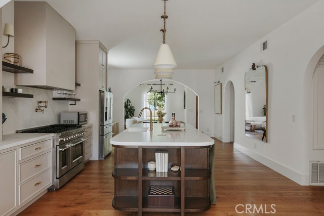 5142 Brynhurst Avenue, Los Angeles CA: https://media.crmls.org/medias/c73188cd-6905-4e6f-b2c6-a3ba3e3e9b51.jpg