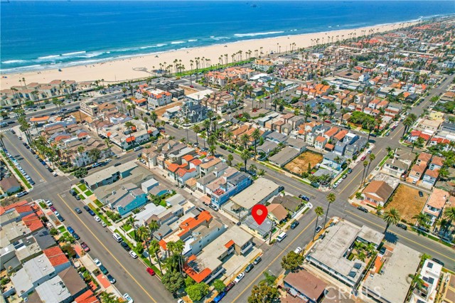 715 Olive Avenue, Huntington Beach CA: https://media.crmls.org/medias/c731f9ce-059f-4cef-8de0-0900bdb4b6f8.jpg