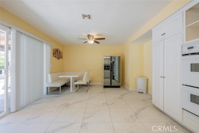 19941 Hiawatha Street, Chatsworth CA: https://media.crmls.org/medias/c73233c3-c1e8-461a-a320-744405183608.jpg