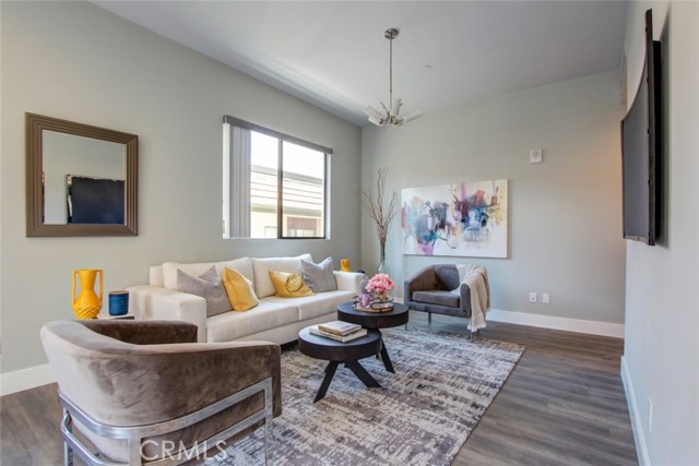 Detail Gallery Image 8 of 27 For 330 Salem #301,  Glendale,  CA 91203 - 2 Beds | 2/1 Baths