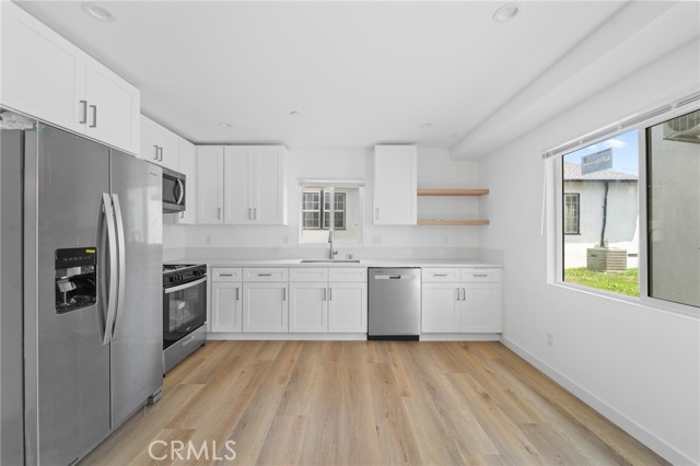 18656 Runnymede Street, Reseda CA: https://media.crmls.org/medias/c7327748-9013-4e2a-a9b4-bcc8c3c04723.jpg