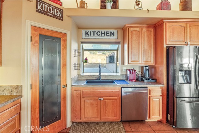 Detail Gallery Image 15 of 43 For 23053 Roundup Way, Apple Valley,  CA 92308 - 3 Beds | 2/1 Baths