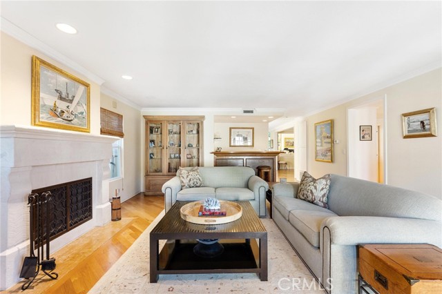 Detail Gallery Image 14 of 42 For 657 36th St, Manhattan Beach,  CA 90266 - 3 Beds | 2/1 Baths