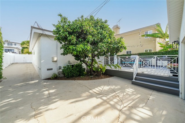 1531 Curtis Avenue, Manhattan Beach, California 90266, 4 Bedrooms Bedrooms, ,1 BathroomBathrooms,Residential,Sold,Curtis,SB24109069