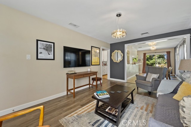 213 East 45th Street, Long Beach CA: https://media.crmls.org/medias/c7356460-c0f2-4dde-87eb-8560513a2d94.jpg
