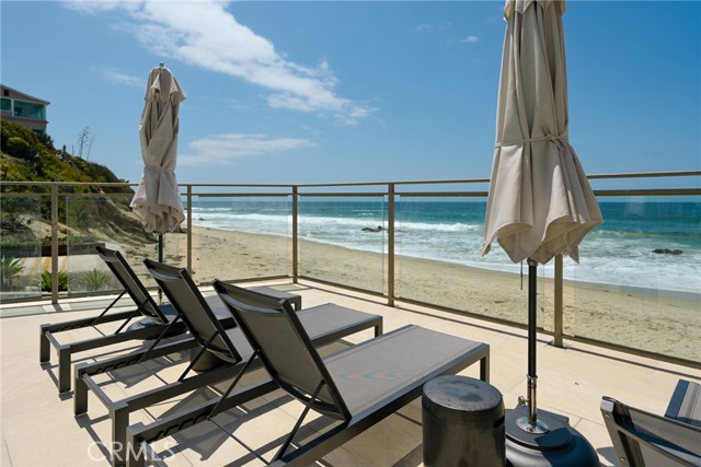 1585 S Coast, Laguna Beach CA: https://media.crmls.org/medias/c7357634-9600-4499-abde-87034812dff2.jpg