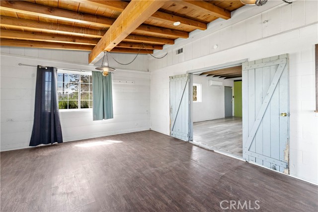 Detail Gallery Image 7 of 45 For 10888 Phelan Rd., Oak Hills,  CA 92344 - 1 Beds | 1 Baths