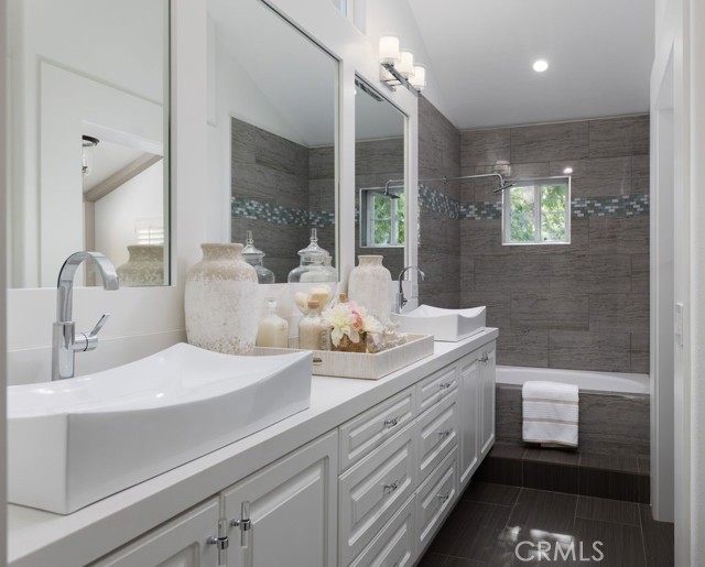 Detail Gallery Image 22 of 43 For 2 Teramo Ct, Newport Coast,  CA 92657 - 2 Beds | 2 Baths