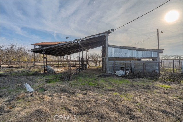 Detail Gallery Image 15 of 38 For 13250 Road 184, Porterville,  CA 93257 - 3 Beds | 2 Baths