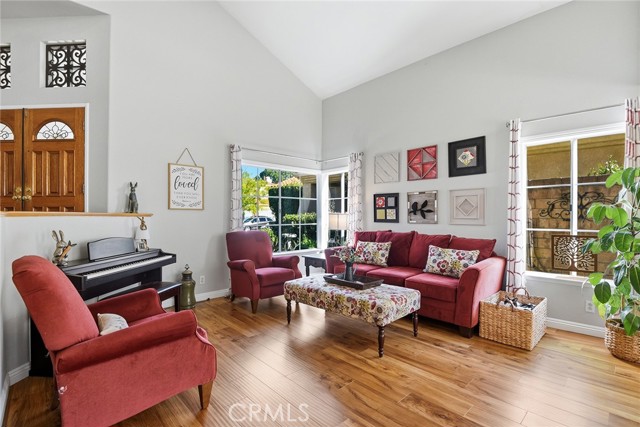 Detail Gallery Image 6 of 42 For 15546 Mallory Ct, Moorpark,  CA 93021 - 4 Beds | 3 Baths