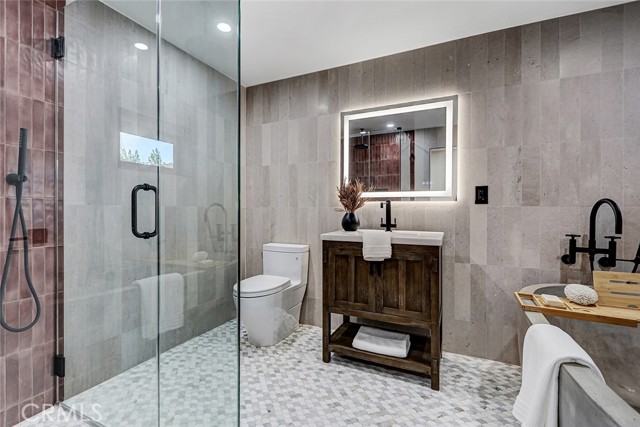 Detail Gallery Image 45 of 55 For 876 Center St, El Segundo,  CA 90245 - 3 Beds | 2/1 Baths