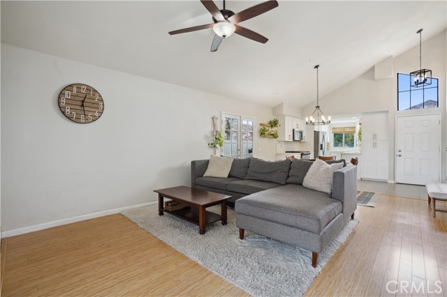 1027 W Rainbow Falls Way, Orange CA: https://media.crmls.org/medias/c737ee2f-7e18-4eaf-8501-4b1c7410811b.jpg