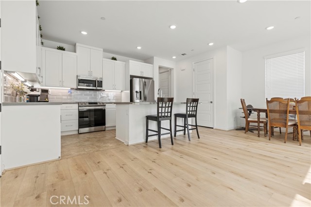 Detail Gallery Image 2 of 47 For 1544 W Plaza Del Amo, Torrance,  CA 90501 - 3 Beds | 2/1 Baths