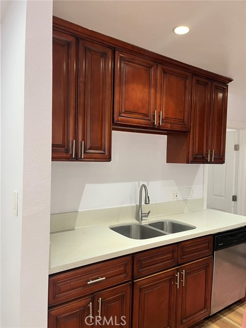 Detail Gallery Image 5 of 14 For 1566 W 208th, Torrance,  CA 90501 - 4 Beds | 2 Baths