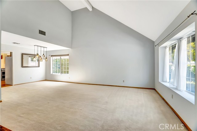 Detail Gallery Image 3 of 47 For 6716 Faust, West Hills,  CA 91307 - 5 Beds | 3 Baths