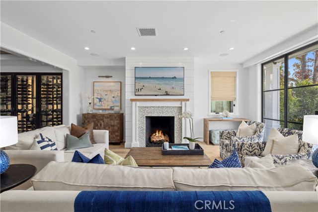 Detail Gallery Image 5 of 35 For 302 Orchid Ave, Corona Del Mar,  CA 92625 - 4 Beds | 4/1 Baths
