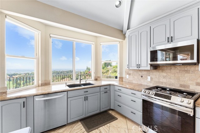 918 Reposado Drive, La Habra Heights CA: https://media.crmls.org/medias/c73aea8f-998f-418a-a6b4-4526e808a10f.jpg