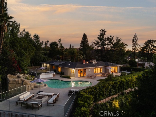 4935 Calvin Avenue, Tarzana CA: https://media.crmls.org/medias/c73b166e-f74a-4f31-b916-520ad999487b.jpg