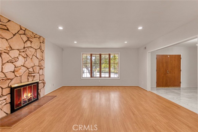 Detail Gallery Image 10 of 31 For 19101 Kingsbury, Porter Ranch,  CA 91326 - 5 Beds | 4 Baths