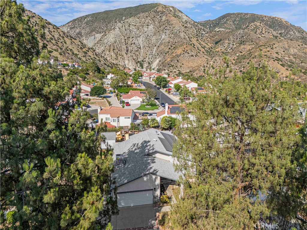 https://media.crmls.org/medias/c73c45d5-456c-47d2-9914-22bd6ef2b5db.jpg?preset=X-Large