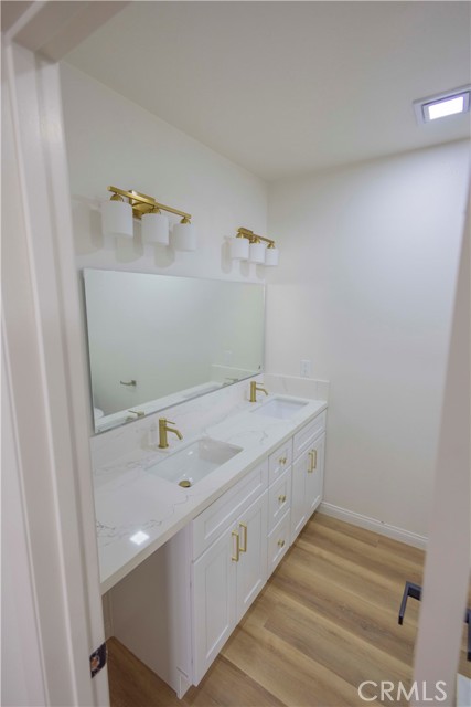 2122 W 10th Street, Santa Ana CA: https://media.crmls.org/medias/c73c66fb-6aba-4b53-b511-4e6fd99a157a.jpg