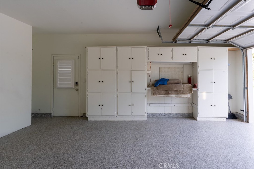https://media.crmls.org/medias/c73d17b6-77b1-433a-83b4-8a7542c2dedf.jpg?preset=X-Large
