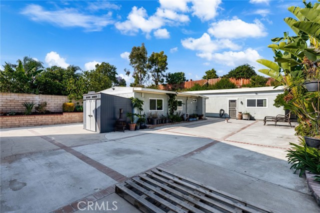 40 Country Wood Drive, Phillips Ranch CA: https://media.crmls.org/medias/c73d86d9-8c47-4a2a-b5e4-106ddeacc565.jpg