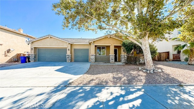 Detail Gallery Image 1 of 28 For 13635 Mesa Linda Ave, Victorville,  CA 92392 - 4 Beds | 3 Baths