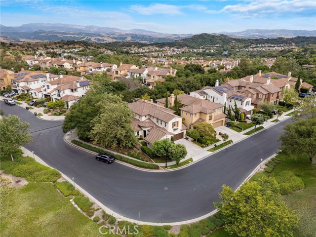 21 Corte Lomas Verdes, San Clemente CA: https://media.crmls.org/medias/c73ebcb0-d3d9-4e9b-bb4a-8a64887864de.jpg