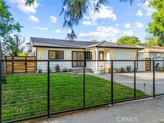 Detail Gallery Image 2 of 33 For 16245 Chatsworth St, Granada Hills,  CA 91344 - 3 Beds | 2/1 Baths