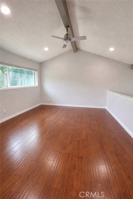 Detail Gallery Image 8 of 13 For 1025 Creekside Dr, Fullerton,  CA 92833 - 2 Beds | 2/1 Baths