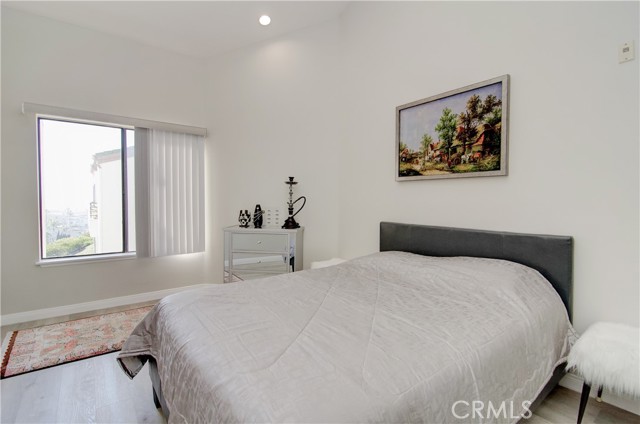 Detail Gallery Image 15 of 21 For 200 Paris Ln #311,  Newport Beach,  CA 92663 - 2 Beds | 2 Baths