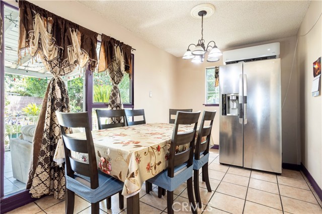 6402 Graves Avenue, Van Nuys CA: https://media.crmls.org/medias/c740d0b3-f078-4596-a9c0-298d8fe6fed5.jpg