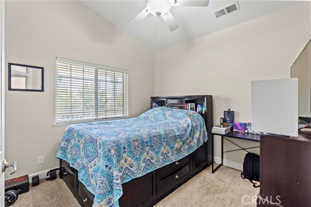 17 Pleasant Oak Lane, Oroville CA: https://media.crmls.org/medias/c7411f08-0d9e-4665-9f0d-37dce77424e2.jpg