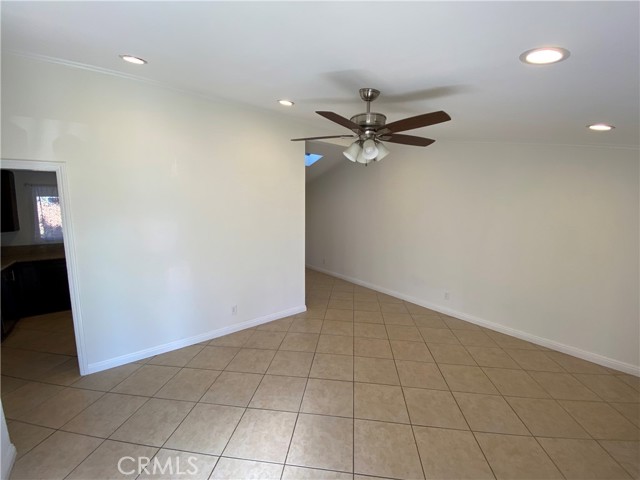 Detail Gallery Image 3 of 21 For 19137 Pleasantdale, Canyon Country,  CA 91351 - 4 Beds | 2 Baths