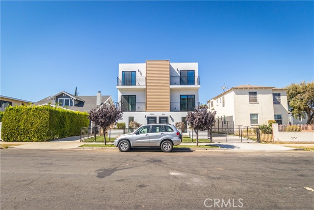4507 W 18th St Drive, Los Angeles CA: https://media.crmls.org/medias/c74231c6-f35f-40e1-bde9-38e7acaf4461.jpg