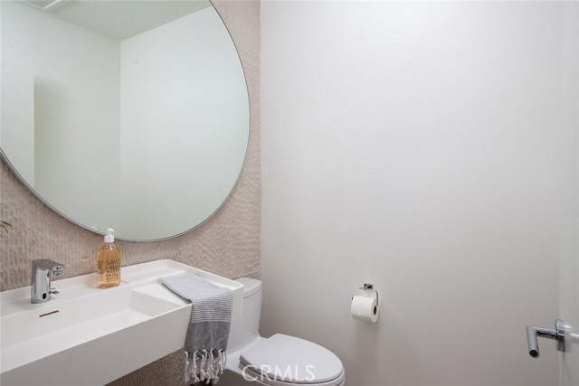 Detail Gallery Image 24 of 28 For 11 Greenbriar, Newport Beach,  CA 92660 - 3 Beds | 2/1 Baths