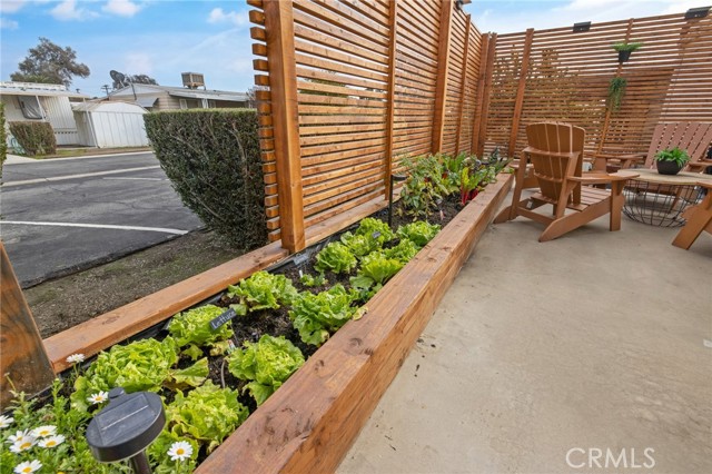 225 Akers Street, Visalia CA: https://media.crmls.org/medias/c7424083-7a42-4952-8d23-452f2591beaa.jpg