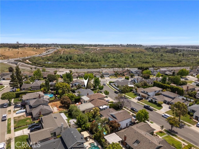 2704 Albatross Drive, Costa Mesa CA: https://media.crmls.org/medias/c742695d-b92d-47ce-9c28-01926e92a337.jpg