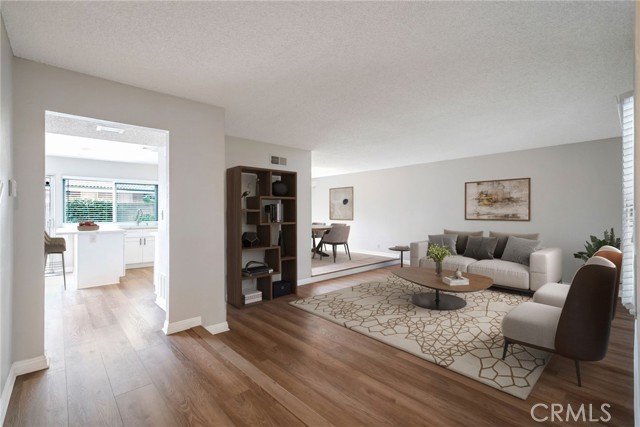 13527 Edgefield Street, Cerritos CA: https://media.crmls.org/medias/c742c1c6-0a94-455a-a091-6377a3df6a8d.jpg