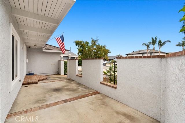 Detail Gallery Image 5 of 52 For 21941 Oceanview Ln, Huntington Beach,  CA 92646 - 4 Beds | 2/1 Baths