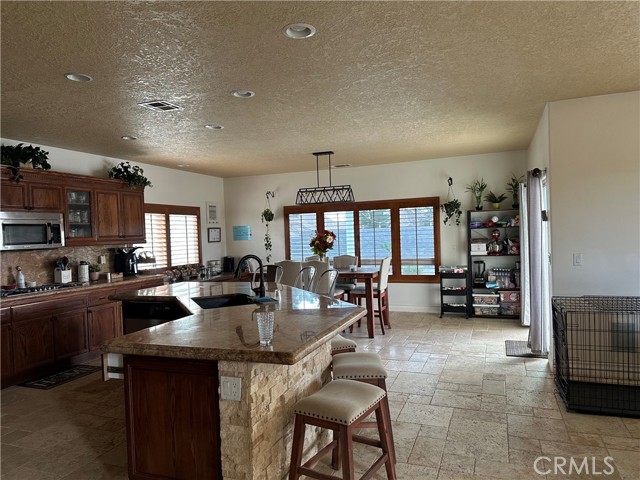 11238 Lindsay Lane, Apple Valley, California 92308, 4 Bedrooms Bedrooms, ,3 BathroomsBathrooms,Residential,For Sale,11238 Lindsay Lane,CRPW24193829