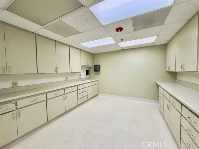 887 E 2nd Street, Pomona, California 91766, ,Commercial Lease,For Rent,887 E 2nd Street,CRIV25069785