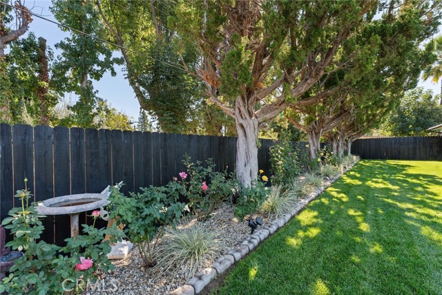 Detail Gallery Image 40 of 45 For 6020 Neddy Ave, Woodland Hills,  CA 91367 - 5 Beds | 3 Baths