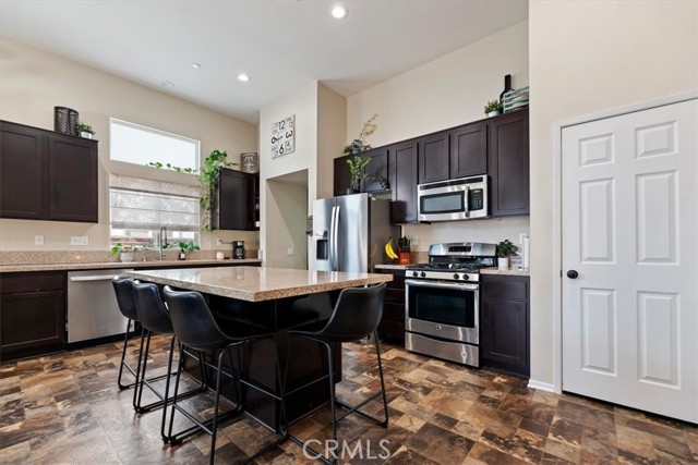 Detail Gallery Image 7 of 43 For 36359 Straightaway, Beaumont,  CA 92223 - 4 Beds | 2 Baths