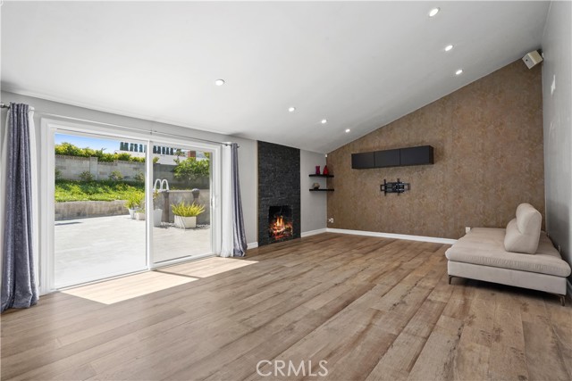 Detail Gallery Image 11 of 39 For 12835 Titian Ave, Granada Hills,  CA 91344 - 3 Beds | 2 Baths