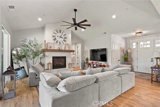 Detail Gallery Image 6 of 33 For 212 Valley View Dr, Paradise,  CA 95969 - 4 Beds | 2/1 Baths