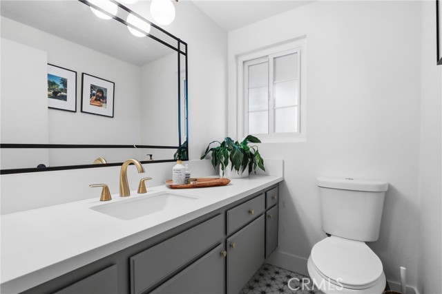 Detail Gallery Image 20 of 49 For 29161 Corales, Canyon Country,  CA 91387 - 3 Beds | 3 Baths