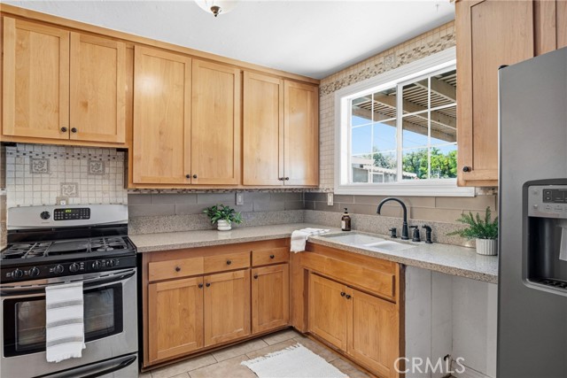 Detail Gallery Image 10 of 61 For 10281 Bouvais, Anaheim,  CA 92804 - 5 Beds | 2 Baths